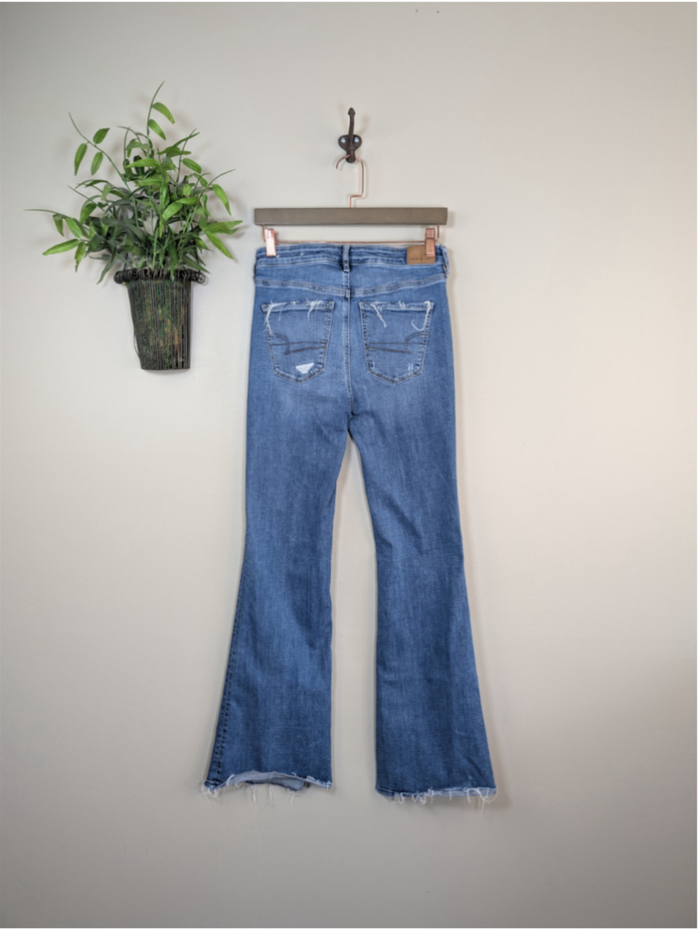 AE 2 Super Hi Rise Flare Jeans Frayed Distressed Medium Blue Wash American Eagle - Picture 10 of 12